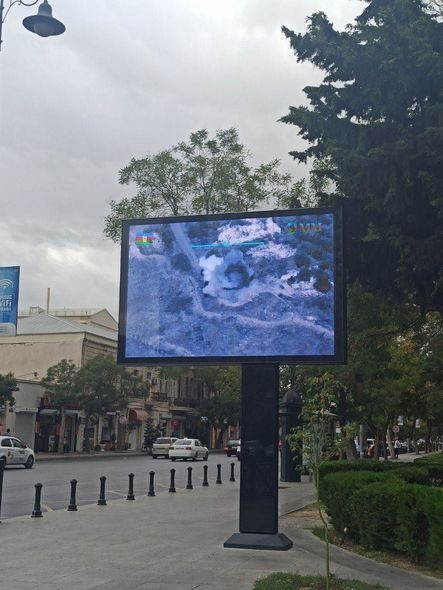 Düşmənin məhv edilməsinə dair görüntülər Bakı küçələrində - FOTO